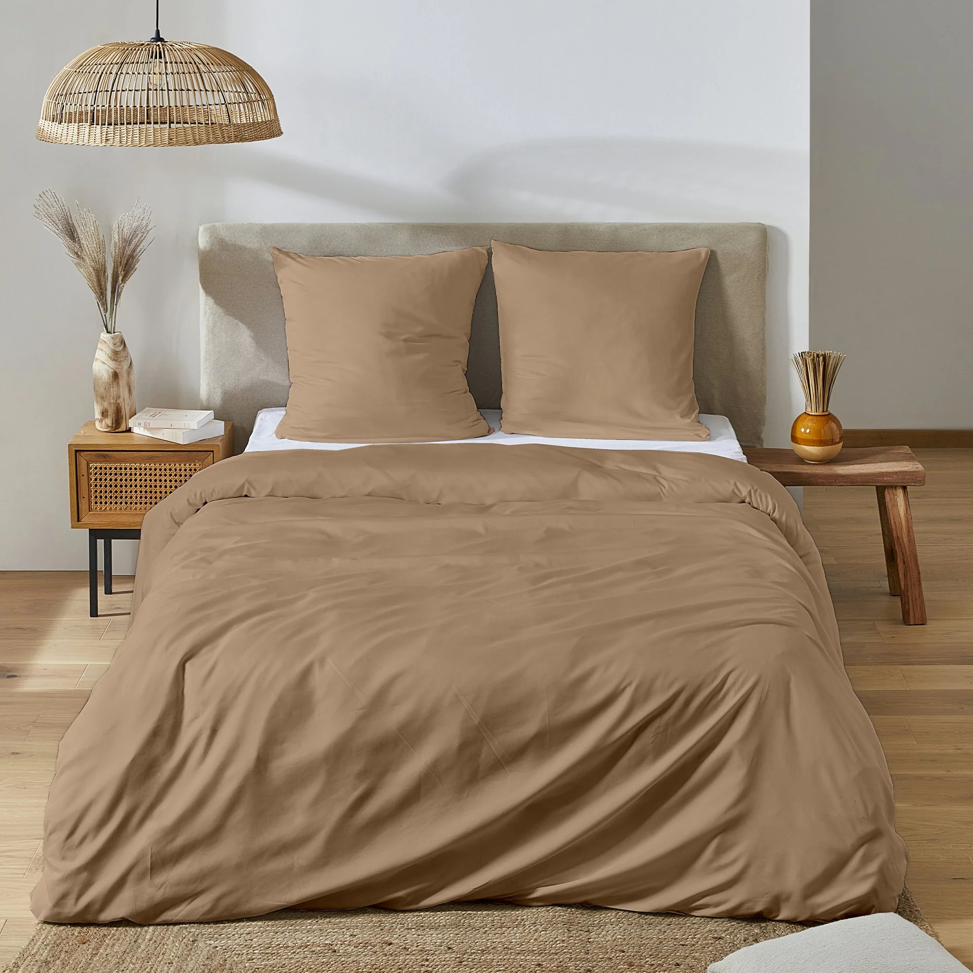 Parure housse de couette microfibre uni 260x240 cm + 2 taies d'oreillers 63x63 cm  - Marron